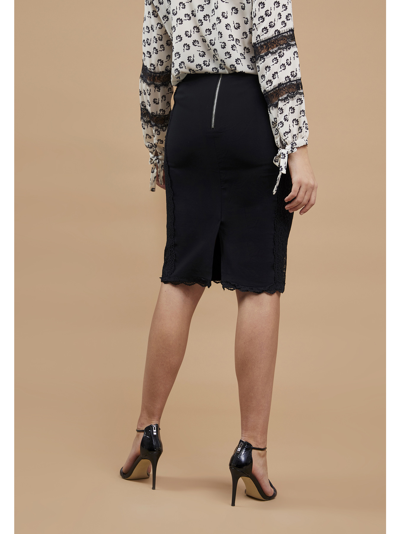 Gonna con bordi in pizzo image number 1