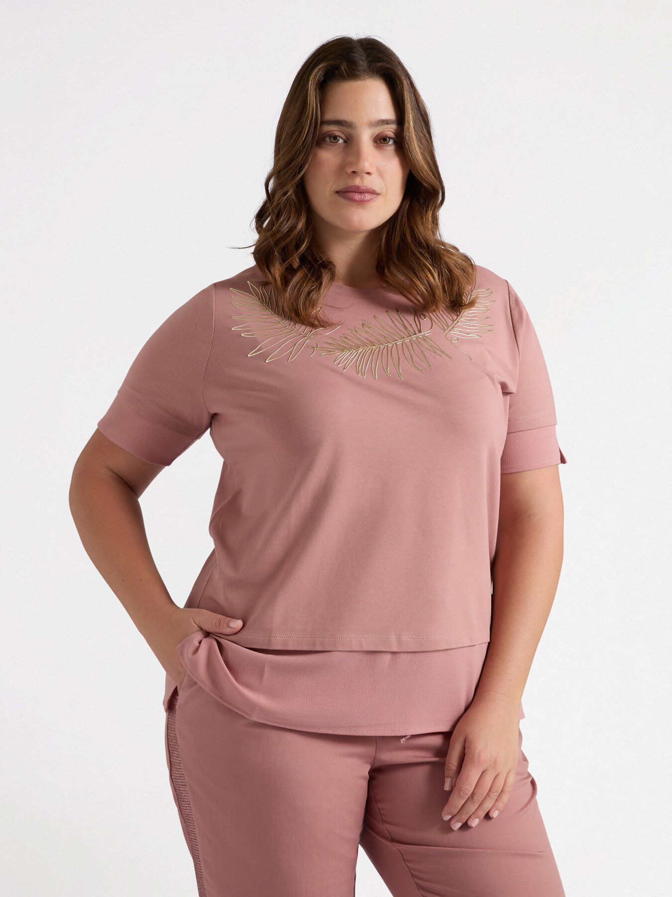 T-Shirt mit Bl&auml;tter-Druck image number 2