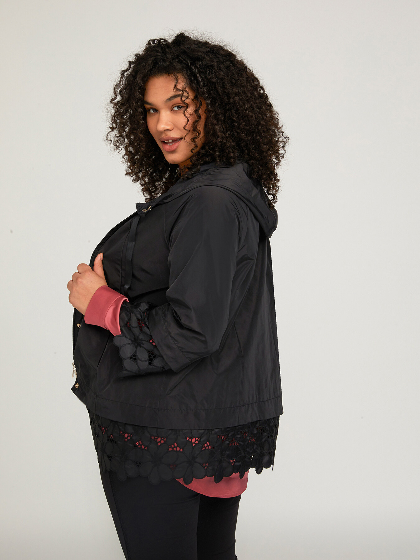 Blousonjacke mit Blumenbord&uuml;ren image number 1