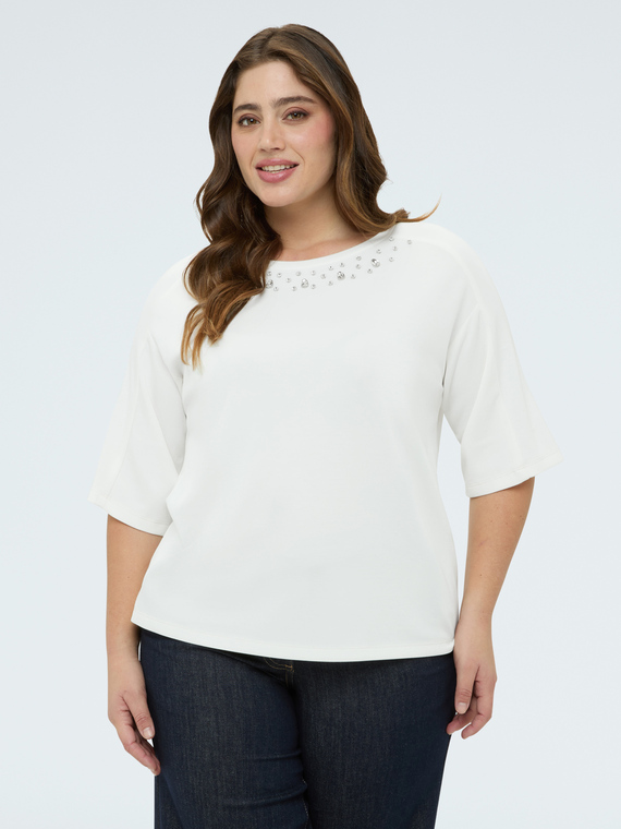 Sweat-shirt avec applications sur l'encolure
