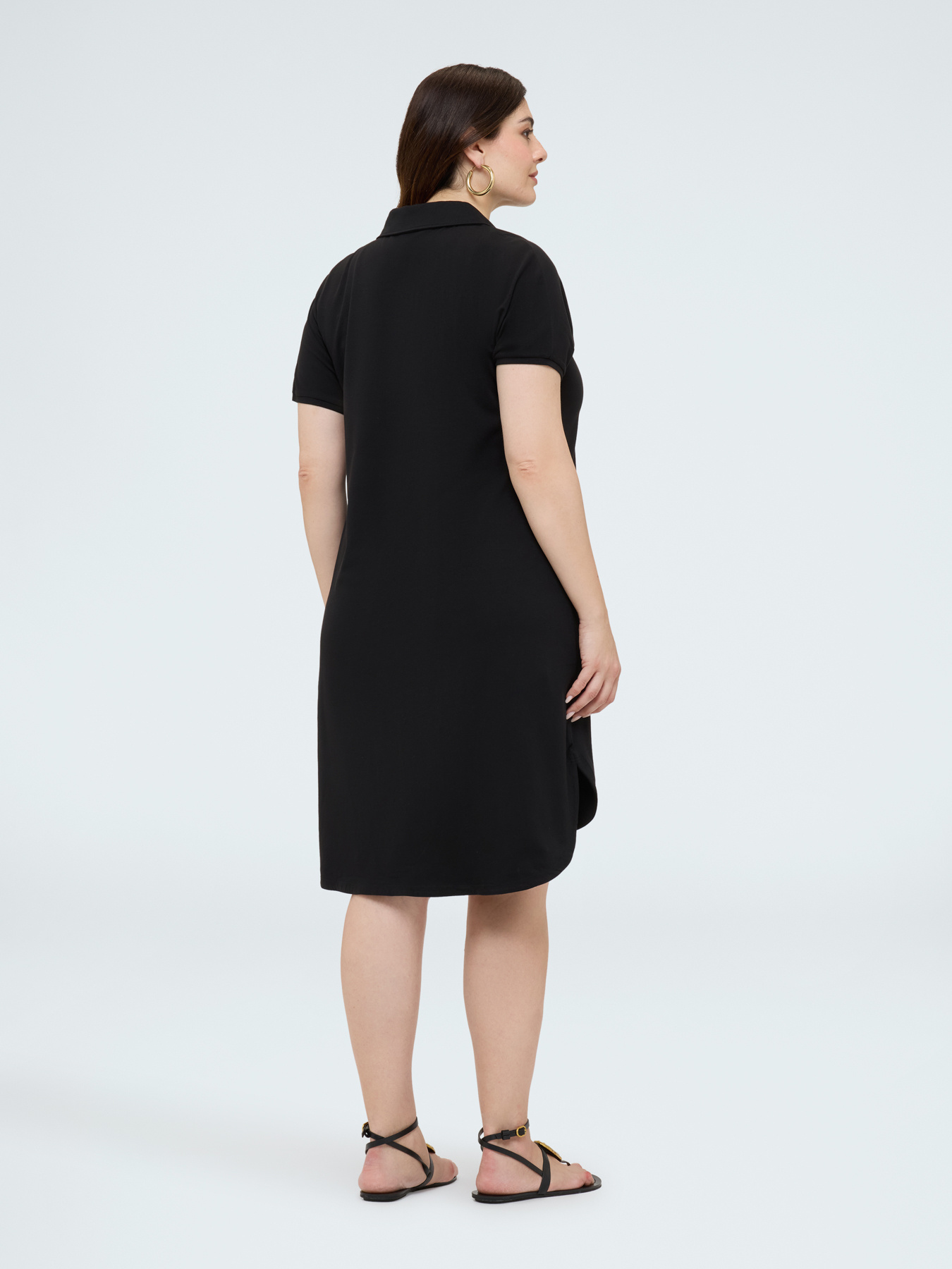 Kleid mit Polokragen und Schmuckknopf image number 1
