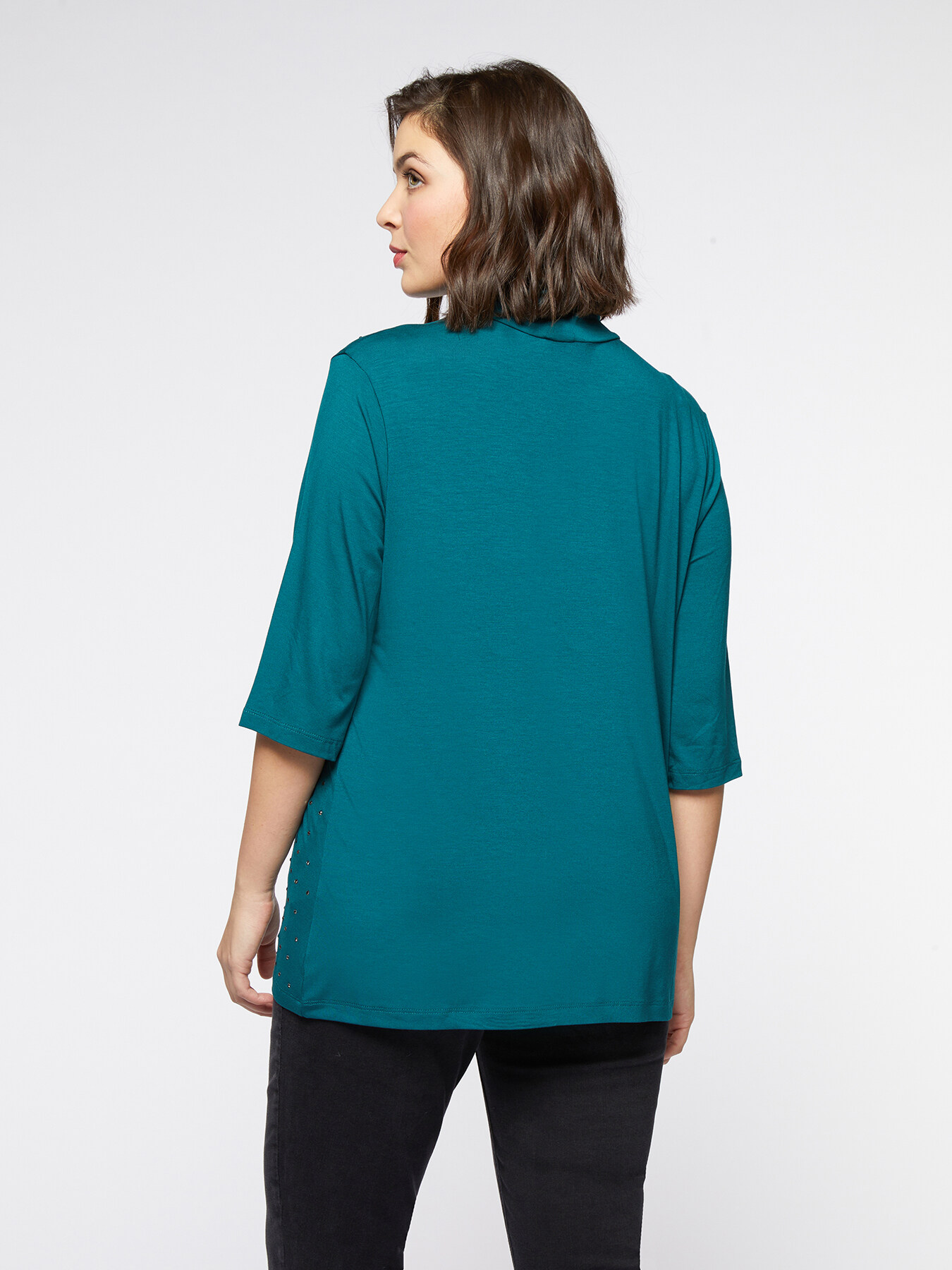 T-shirt collo alto con applicazioni image number 1