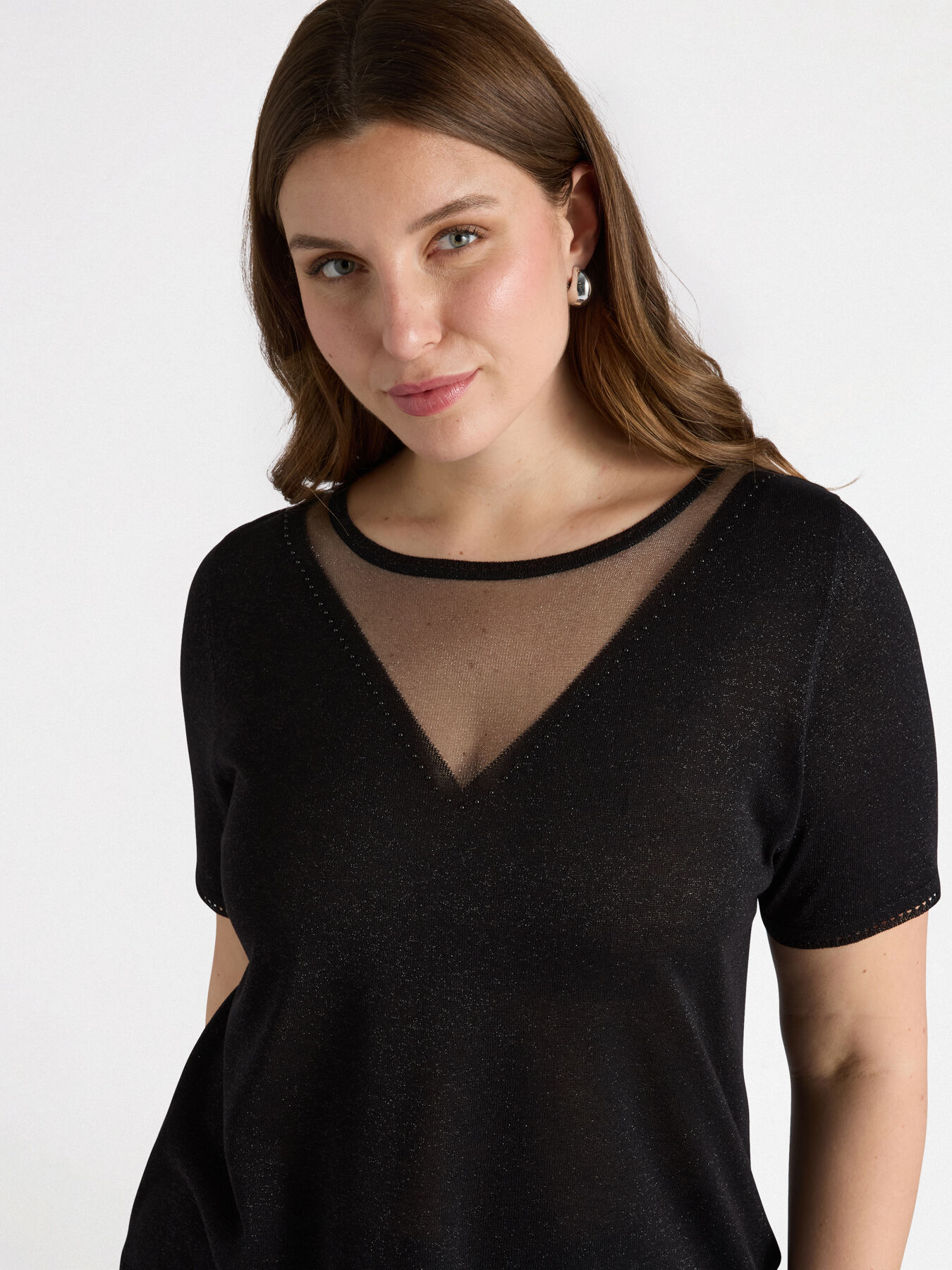 T-shirt lurex con d&eacute;tail sur l&rsquo;encolure image number 3