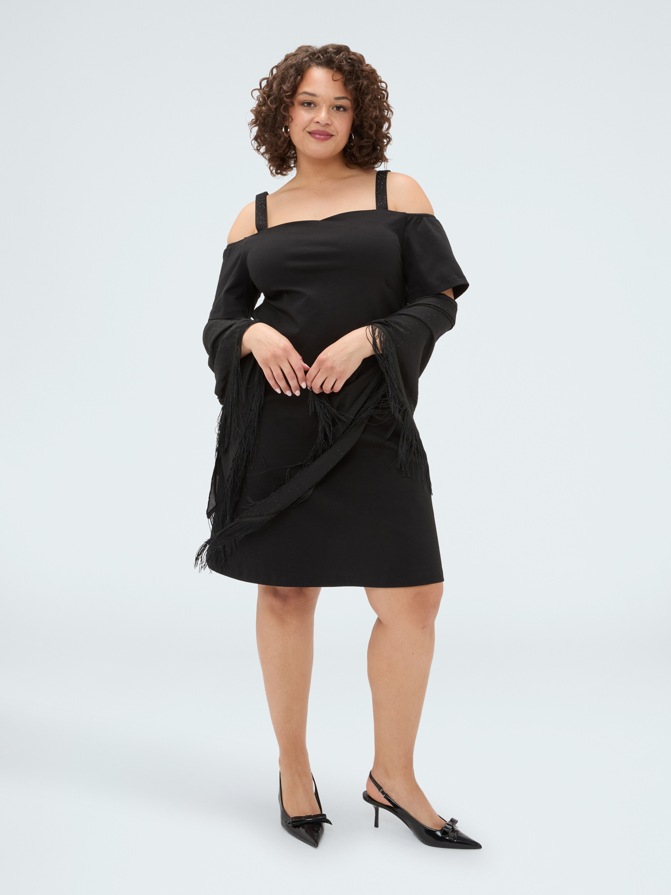 Kurzes Off-Shoulder-Kleid aus Milano-Strick image number 2