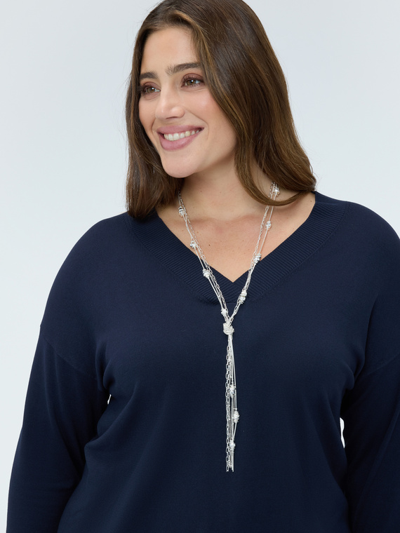 Multi-strand necklace with knots