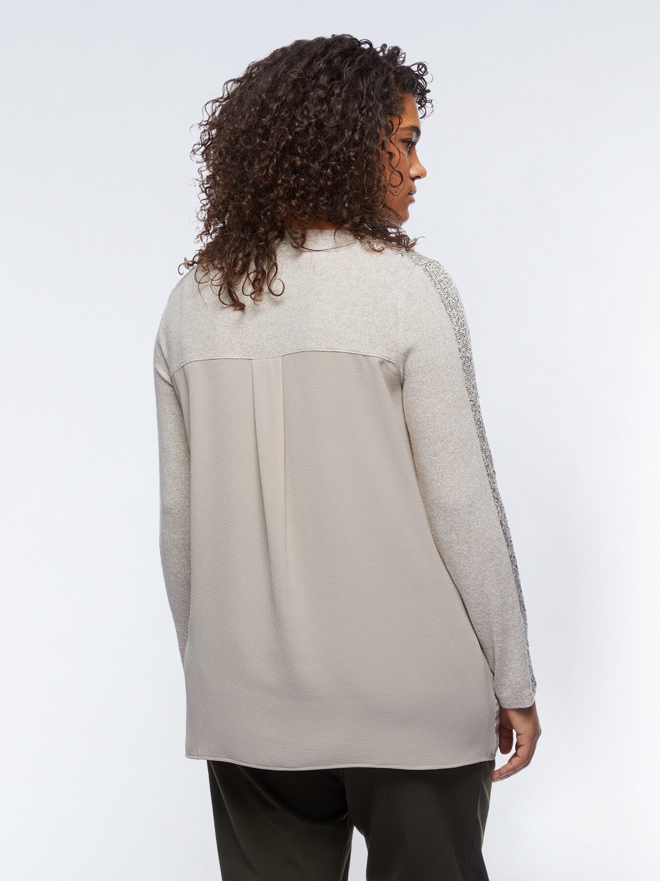 T-shirt with sequinned trims image number 1