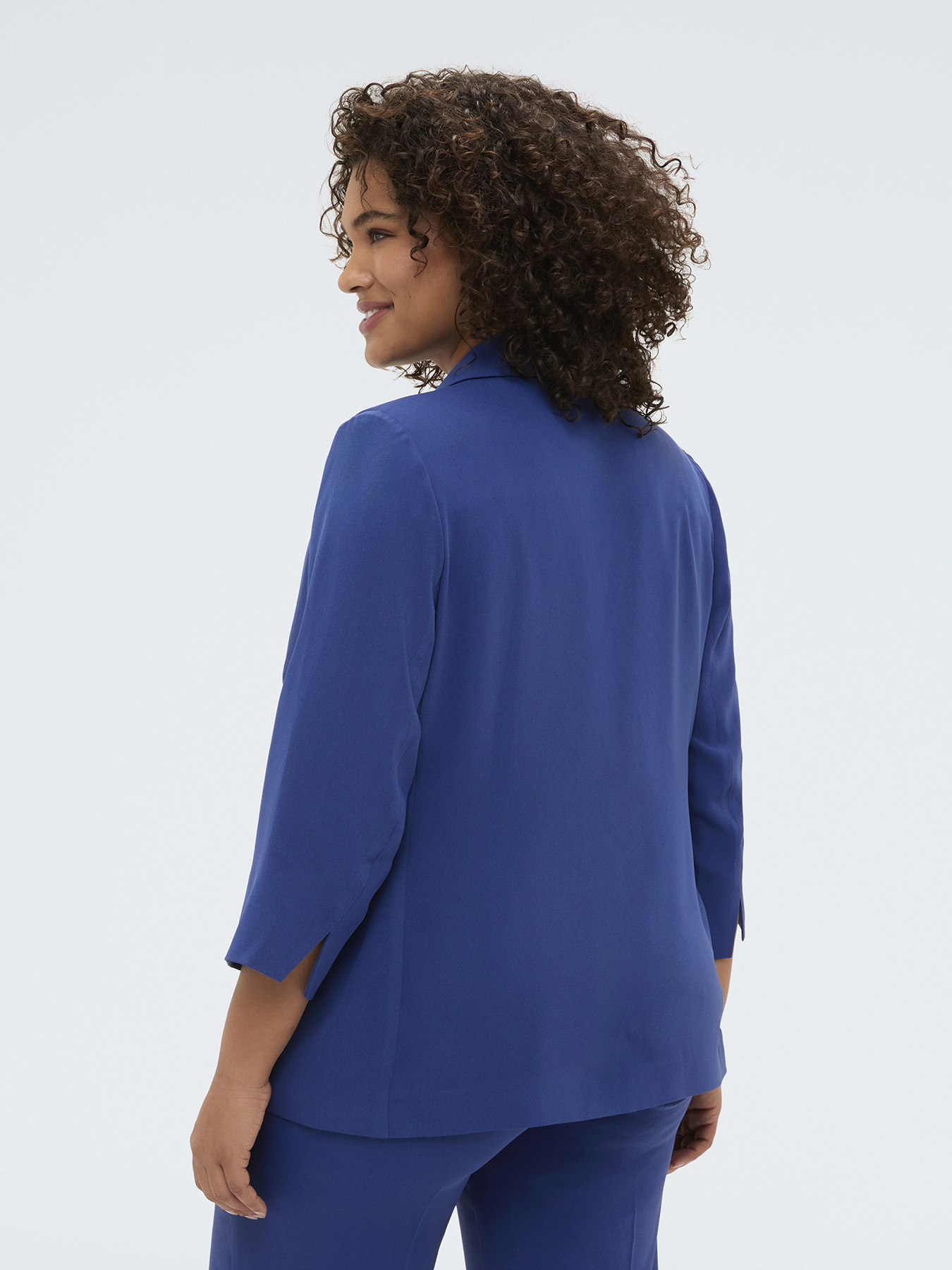 Blazer with three-quarter sleeves image number 1