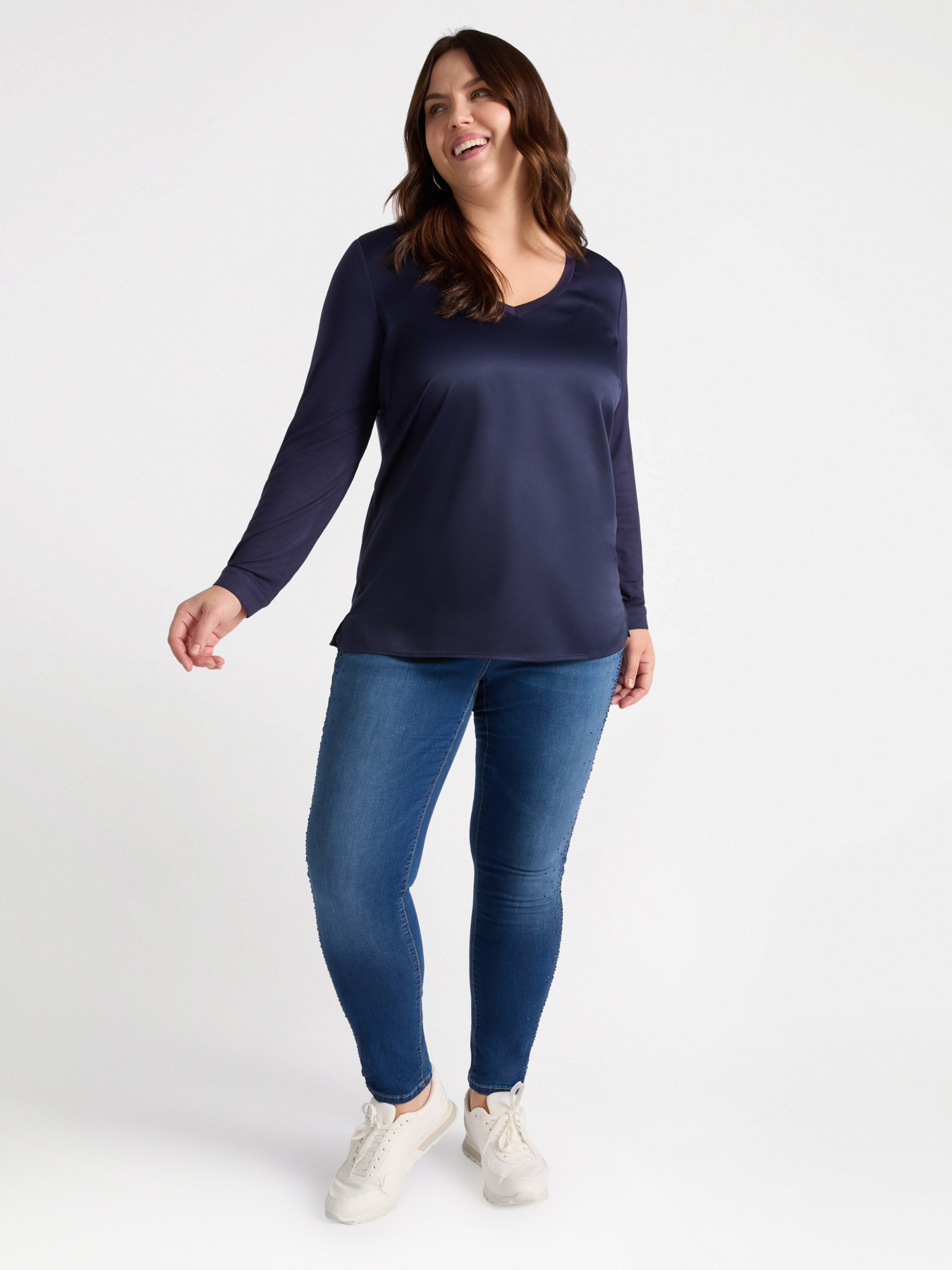 T-shirt avec col en V en deux tissus image number 1