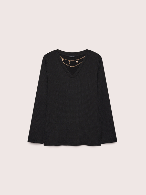 3D-textured T-shirt with necklace