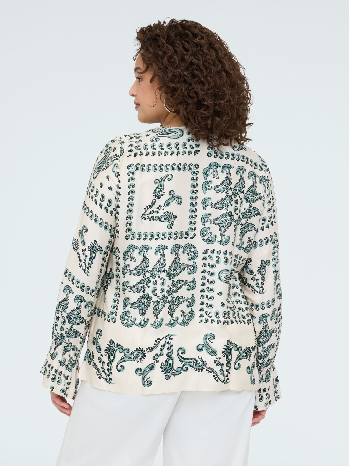 Blouse en satin &agrave; imprim&eacute; paisley image number 1