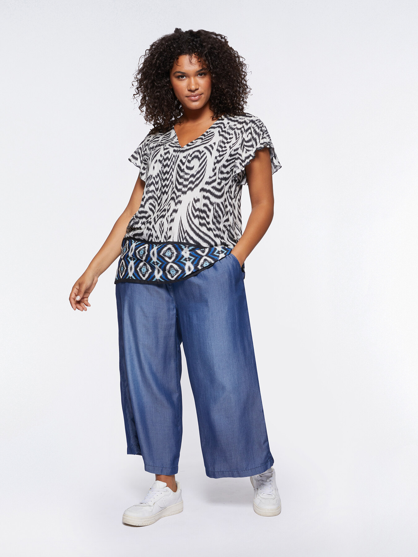 Ethnic print top image number 2