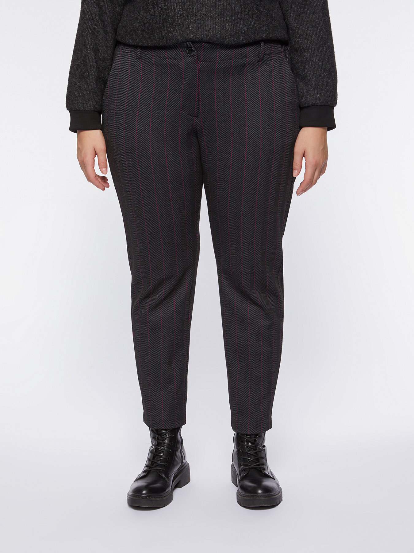 Pantaloni dritti check image number 0