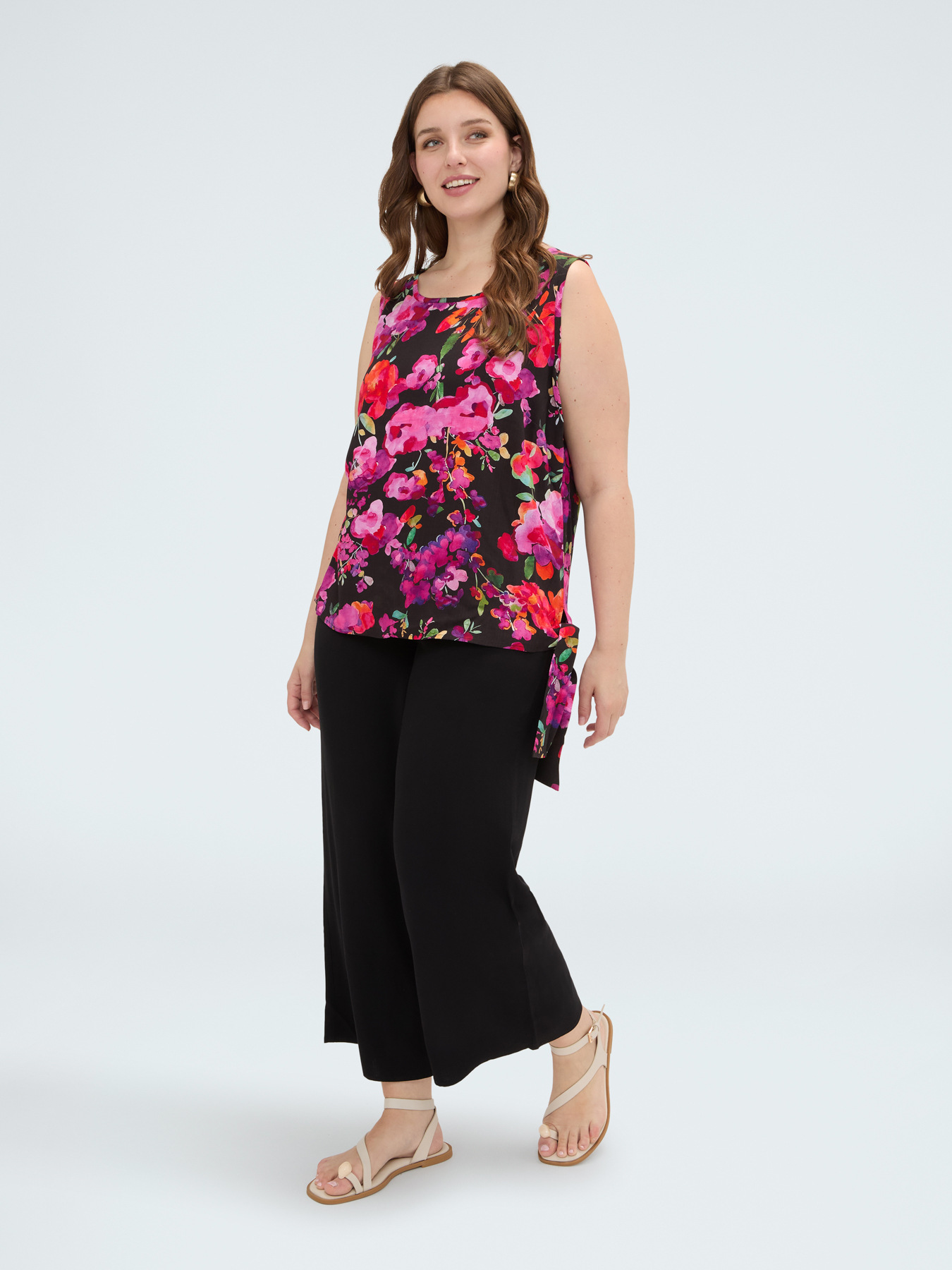 Muslin top with print and bow image number 2