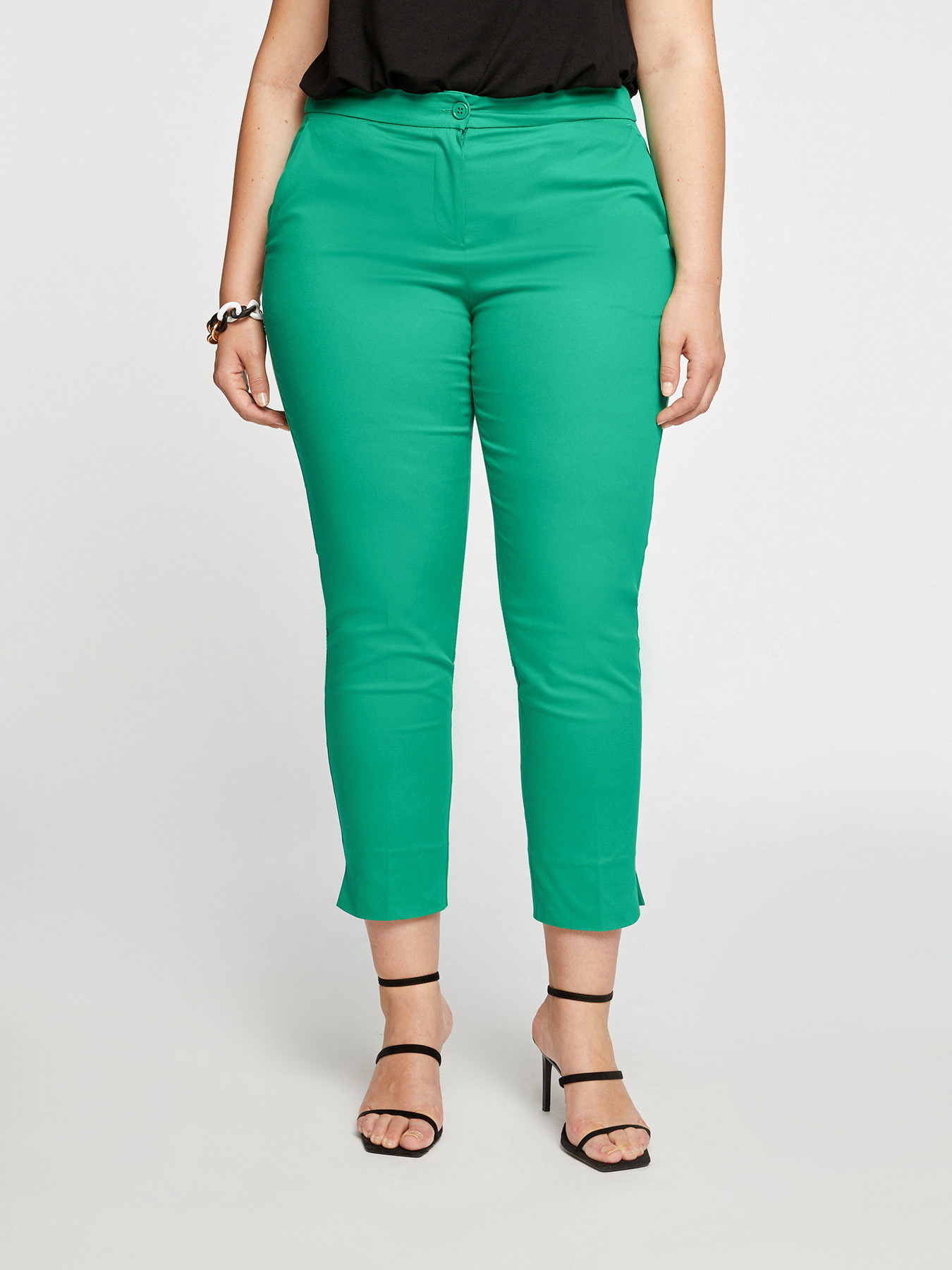 Stretch cotton Capri trousers image number 2