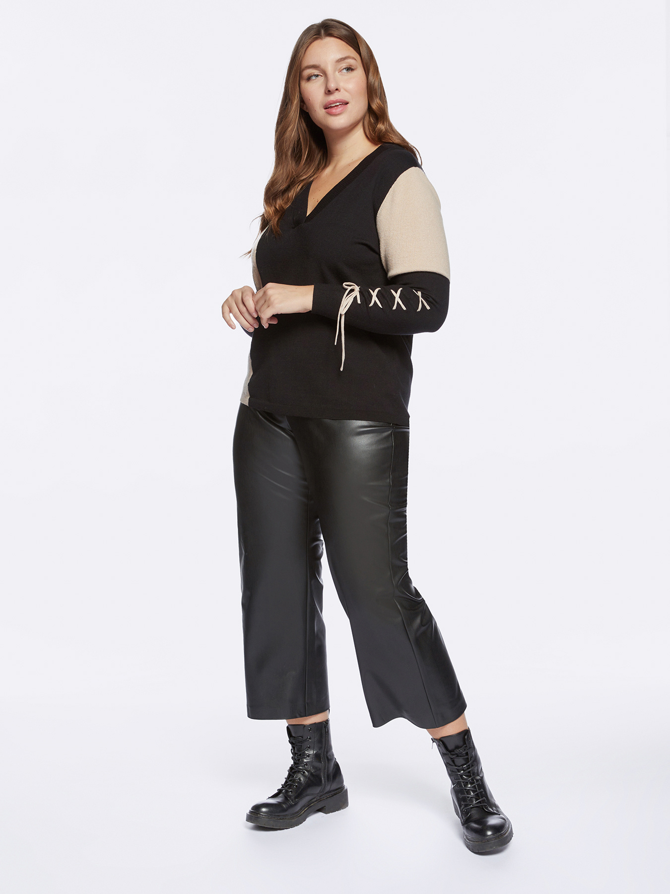 Two-tone sweater with strings image number 1