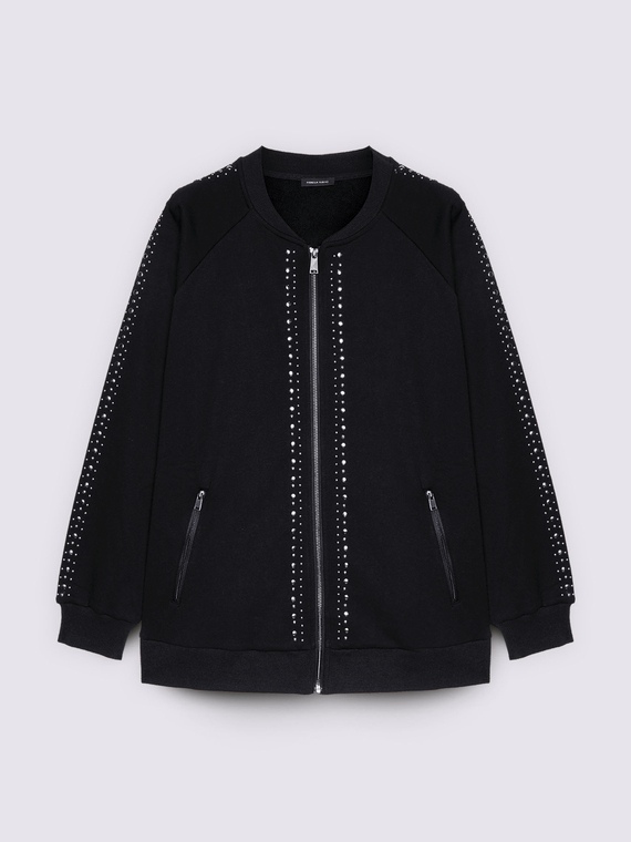 Sudadera con tachuelas y cremallera