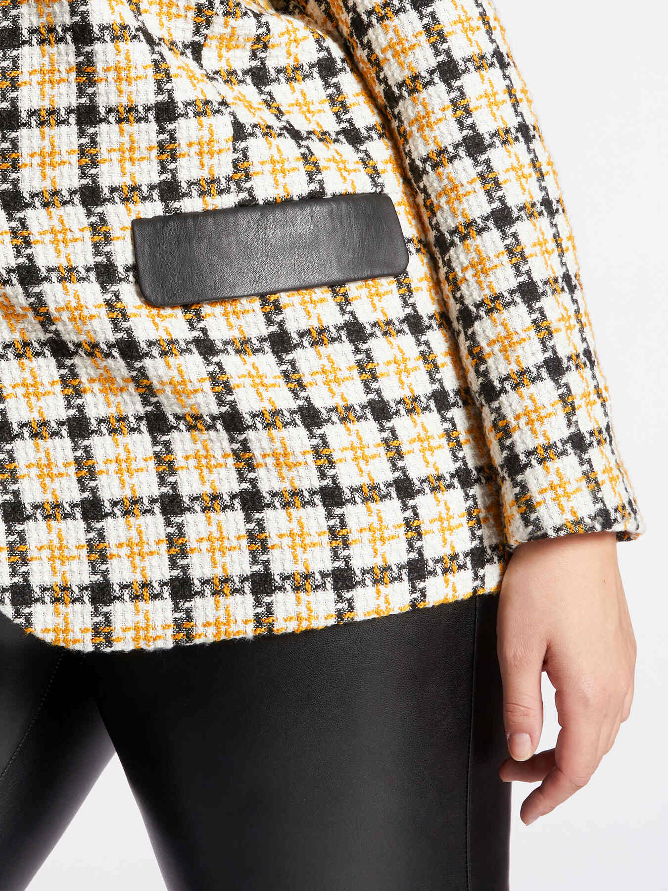 Blazer fantasia con parti in similpelle image number 2