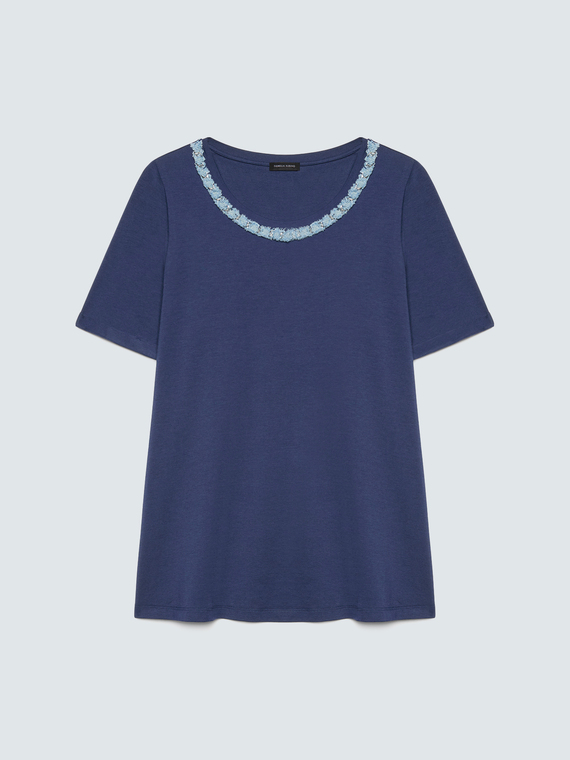 T-shirt en coton avec application sur l'encolure