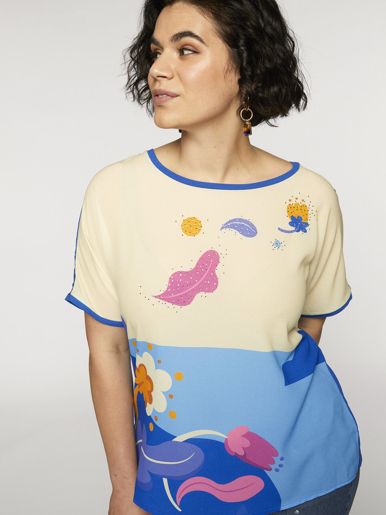 Camiseta ilustrada Flower Power image number 2