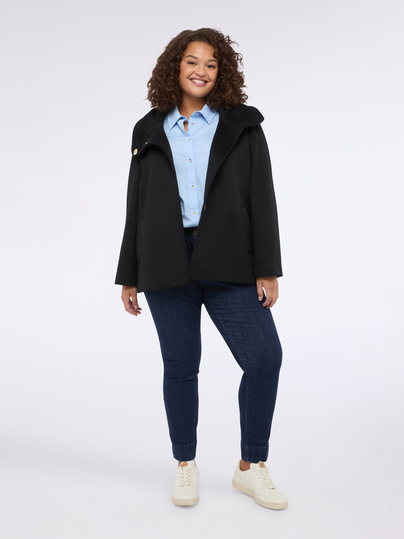 Manteau court en laine m&eacute;lang&eacute;e avec col montant