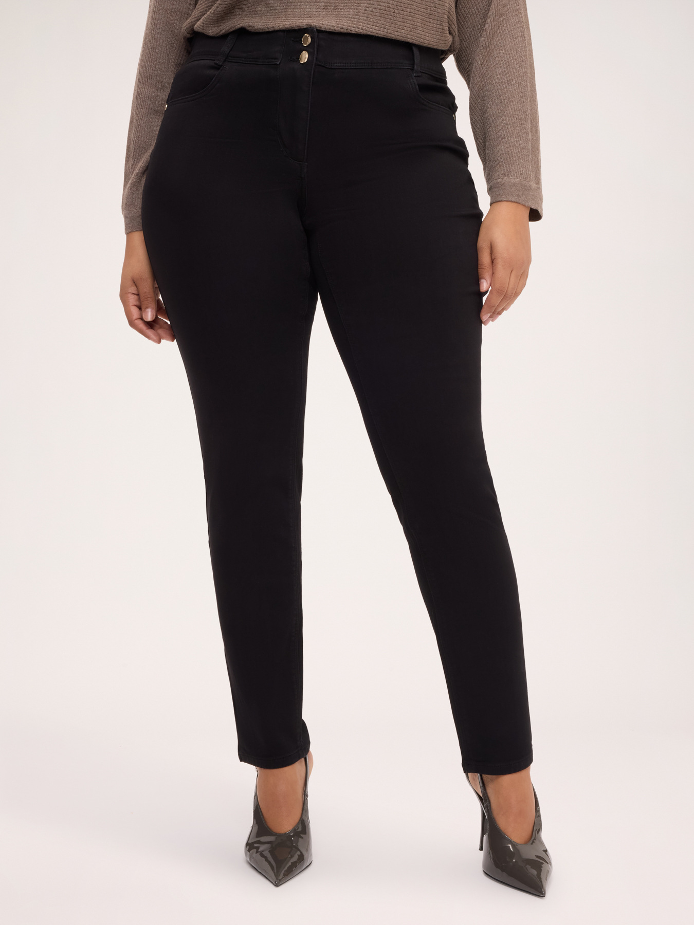Jean Skinny d&eacute;lavage total black image number 2