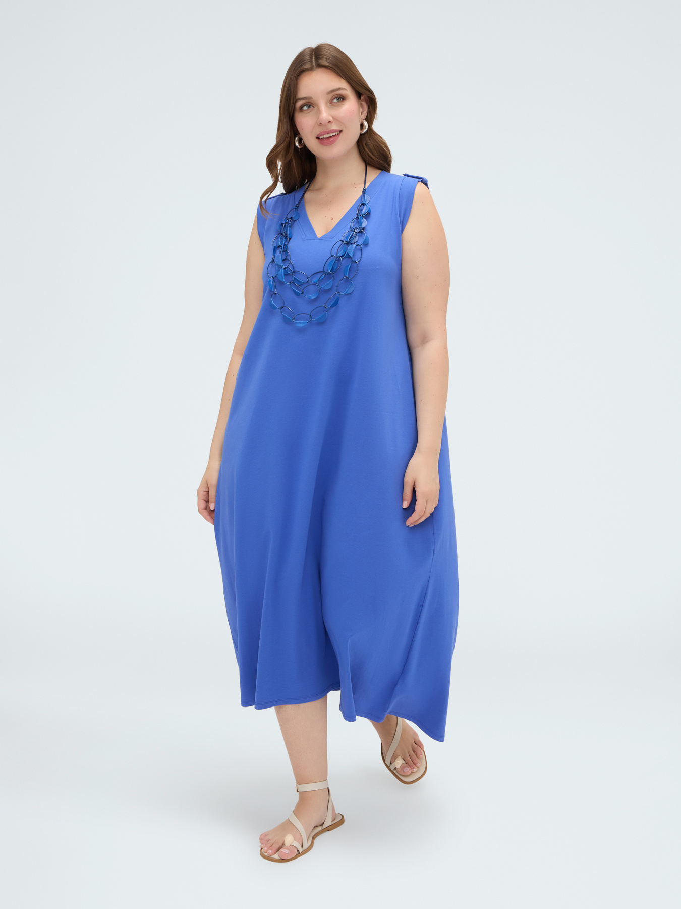 Long V-neck dress image number 3