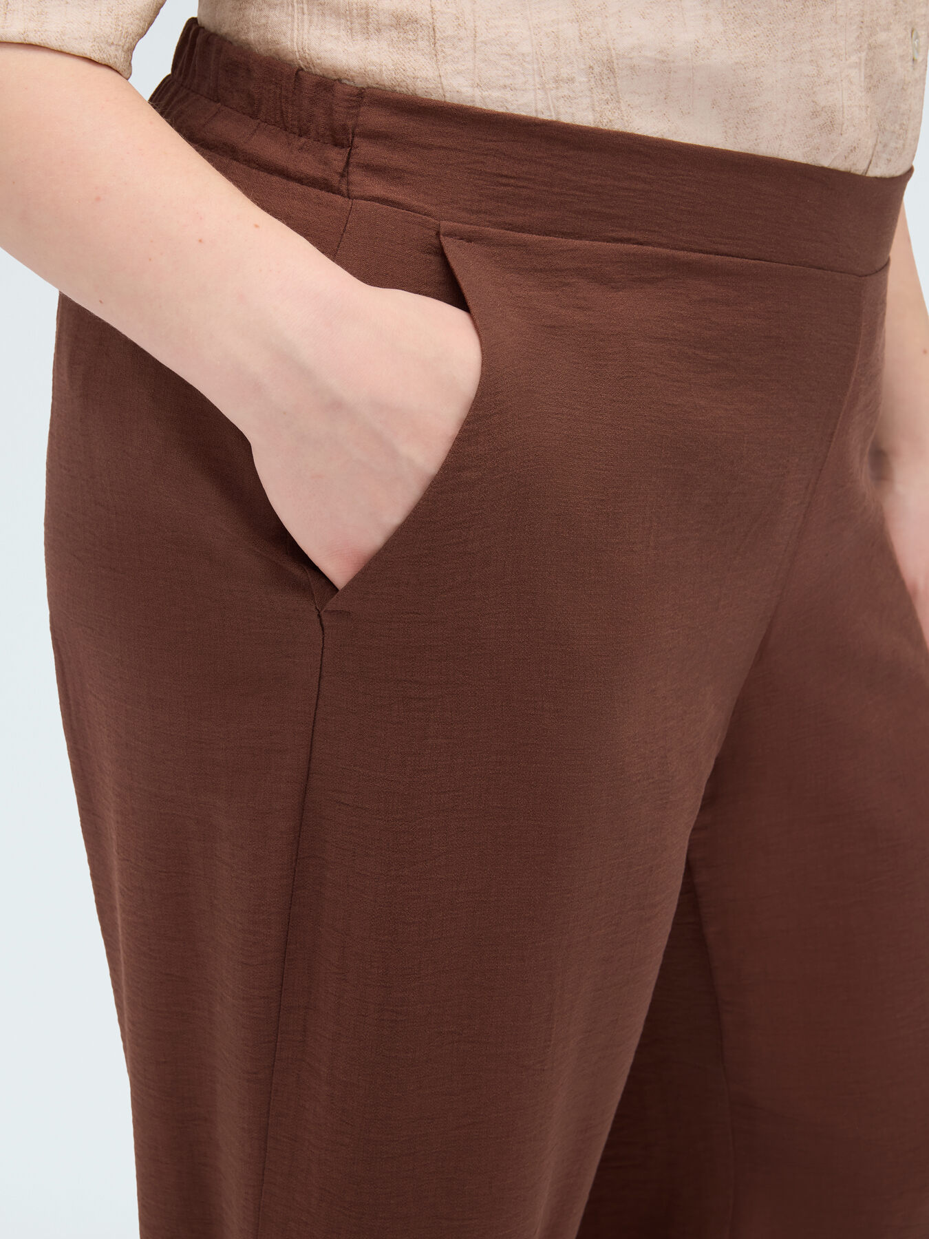 Wide Leg Trousers in Viscose Blend image number 3