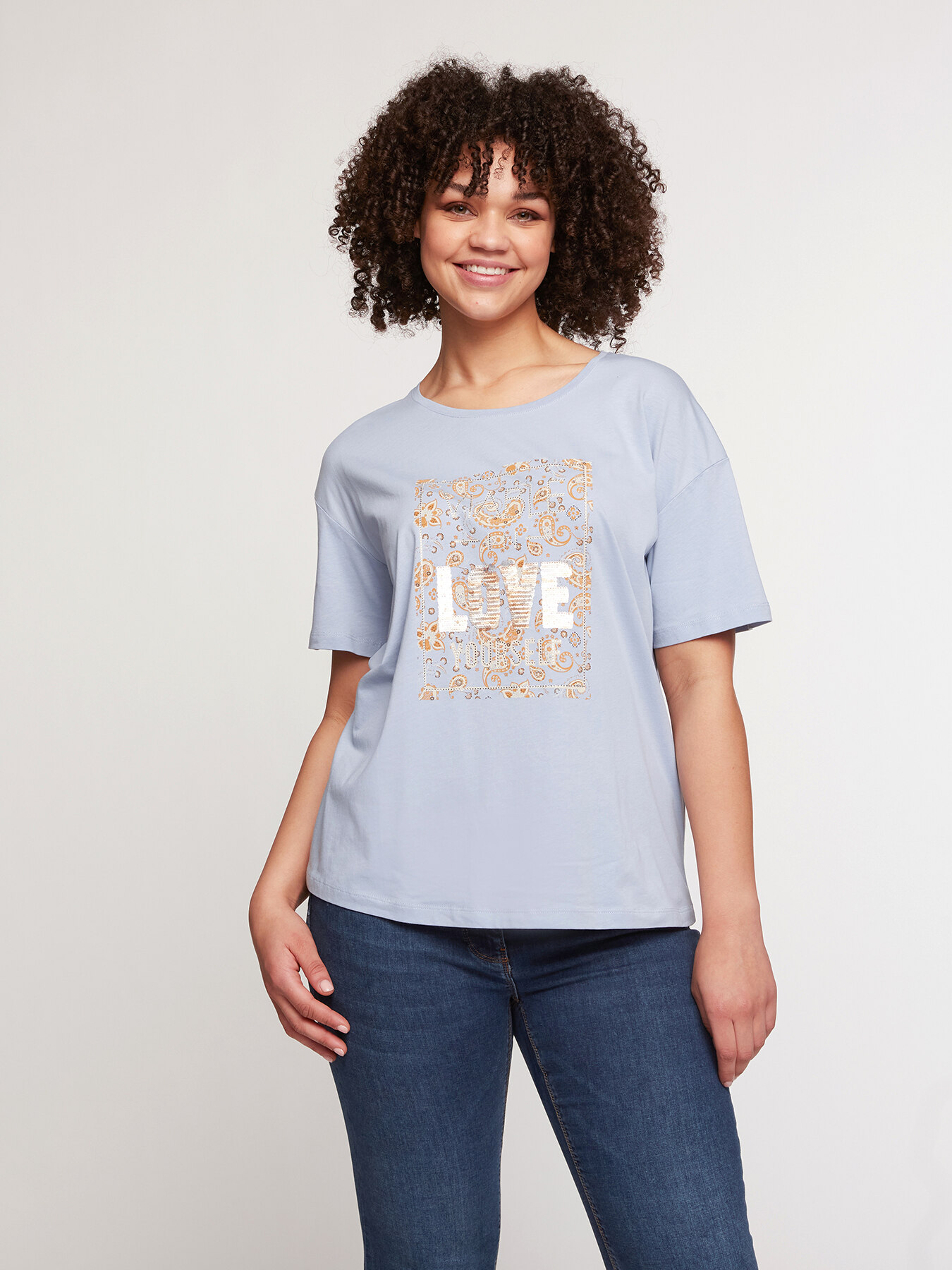 T-shirt con stampa e ricamo image number 2