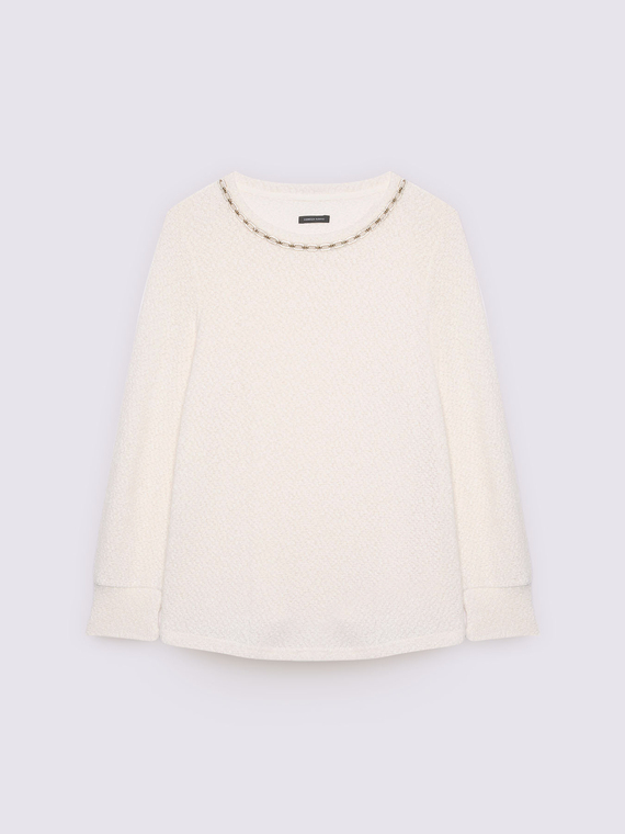 T-Shirt aus Jersey mit Detail am Ausschnitt