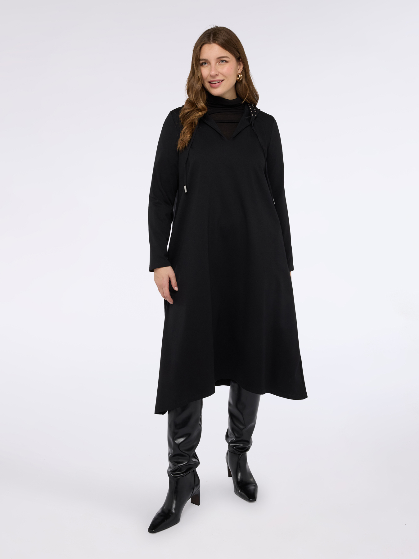 Long dress with hood image number 2