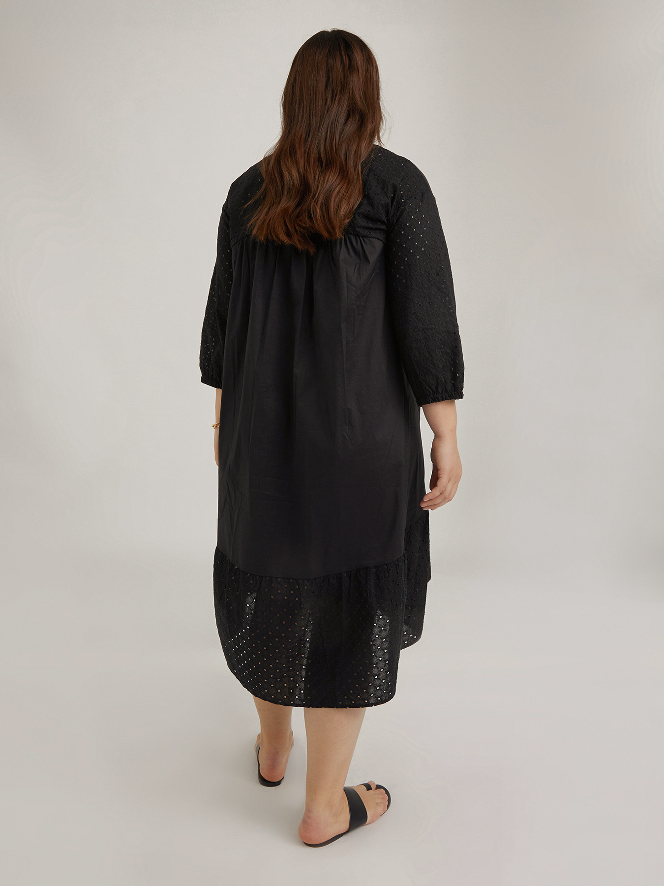 Kleid aus St. Galler-Spitze und Popeline image number 1