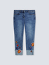 Jeans skinny con fiori ricamati image number 4