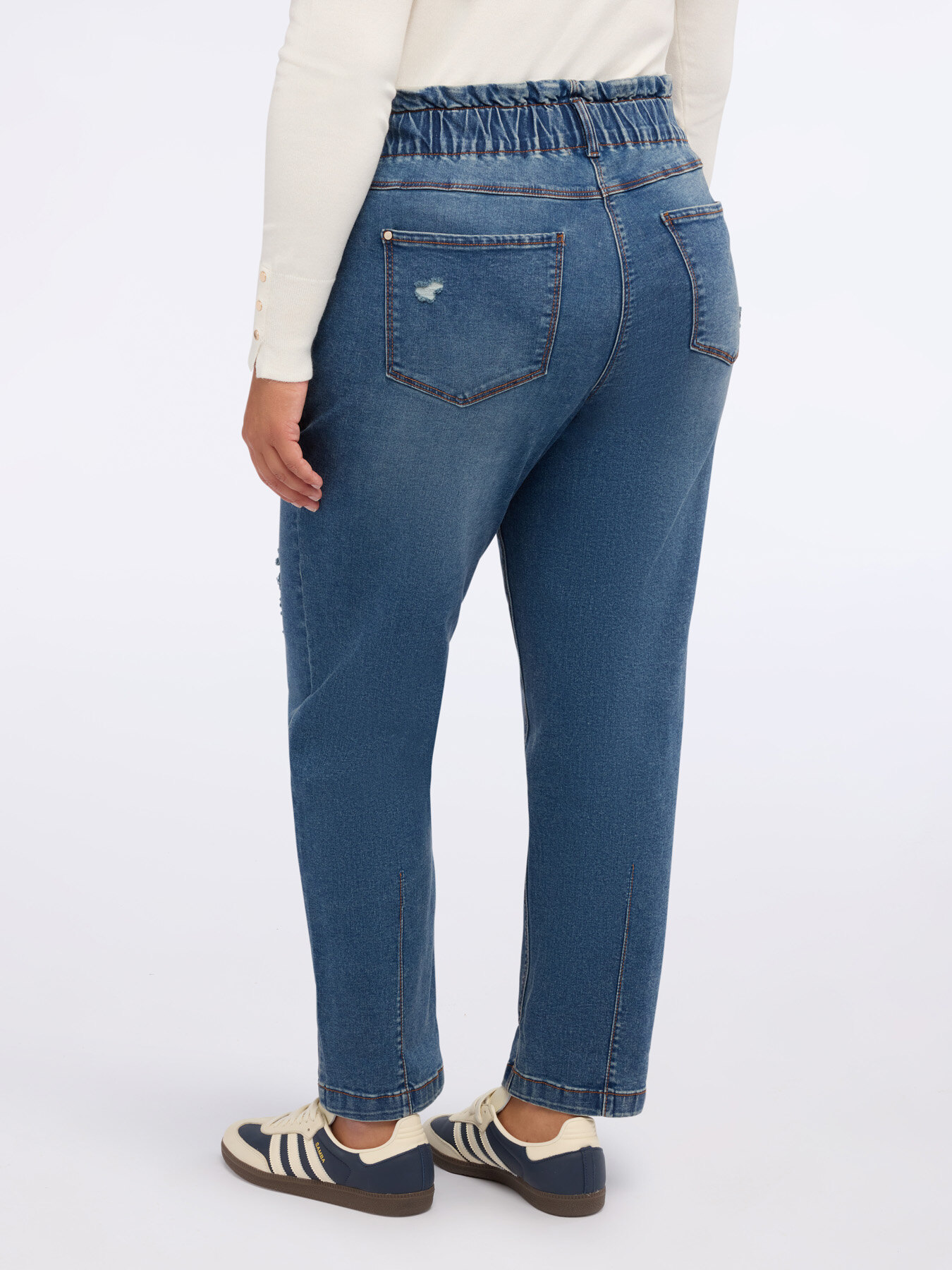 Balloon-Jeans mit kleinen Rissen image number 1