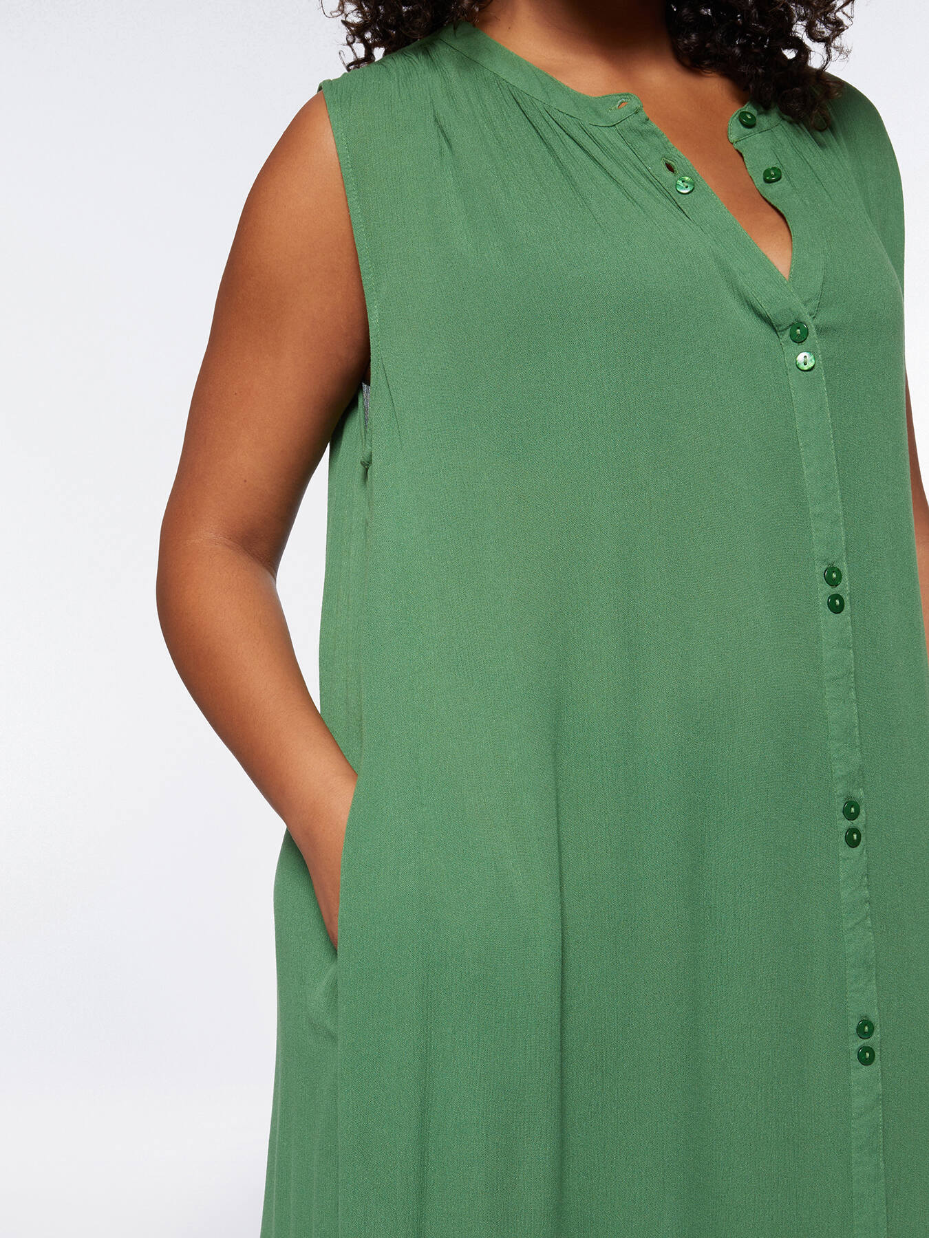 Vestido largo de cresp&oacute;n image number 3