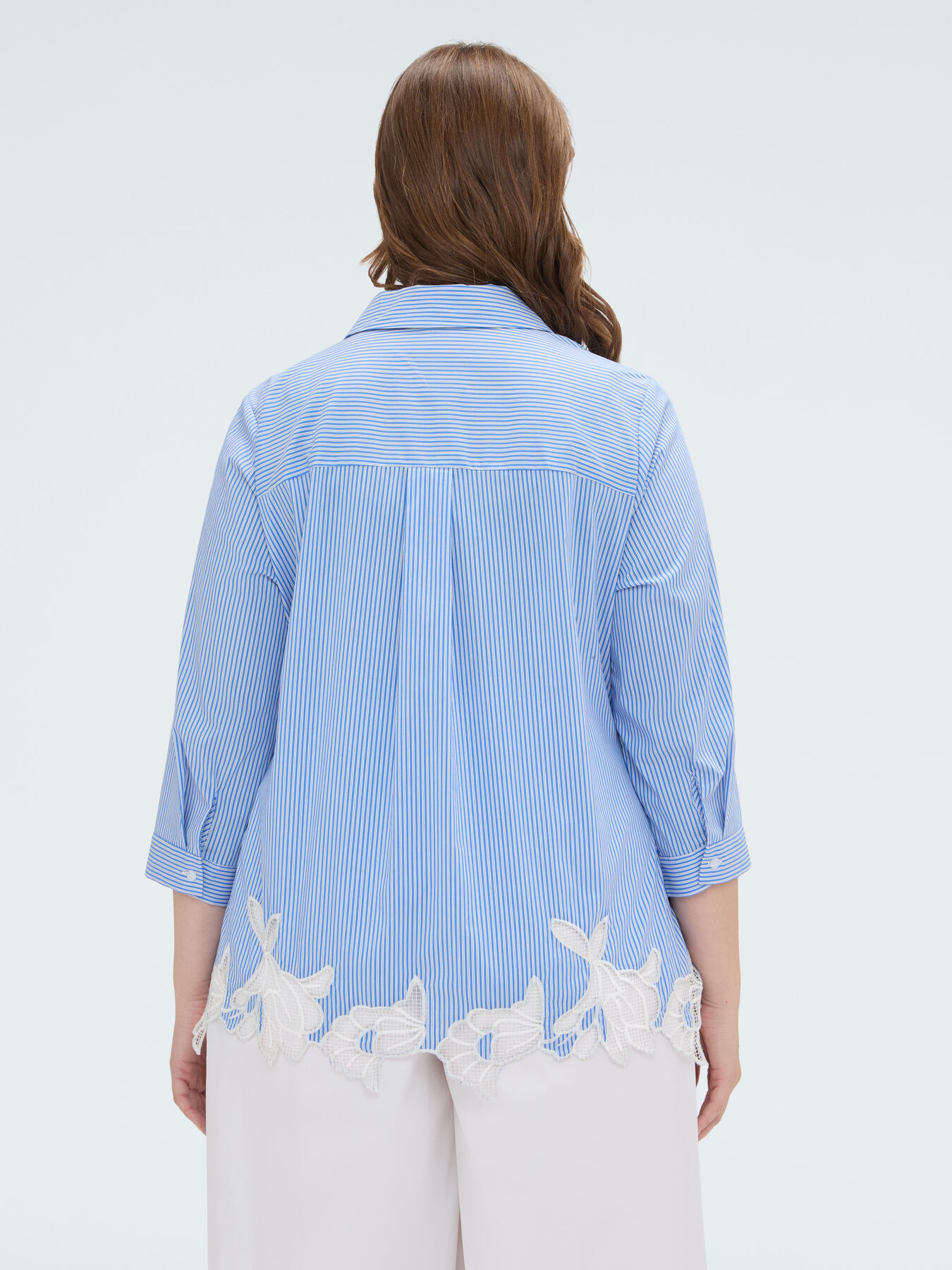 Camisa de rayas en algod&oacute;n con detalle de macram&eacute; image number 2