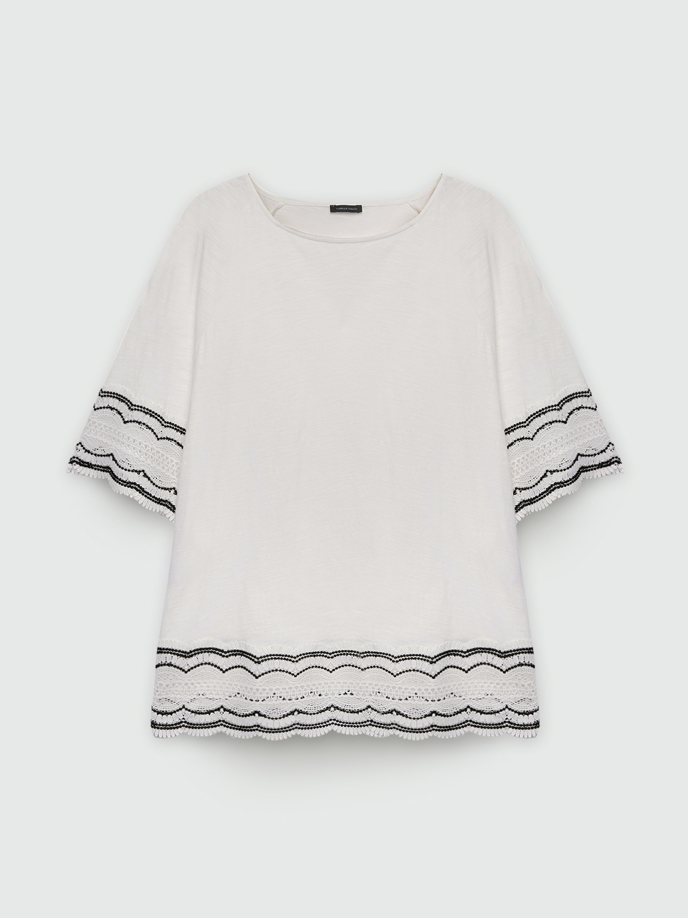 T-shirt con bordi crochet image number 4