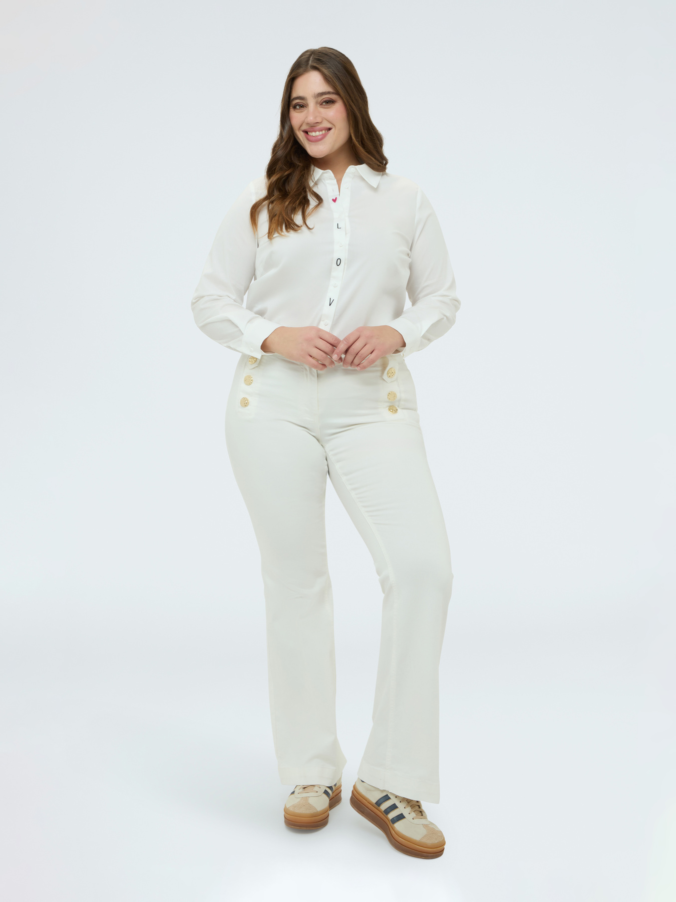 Flare Jeans with decorative buttons image number 5