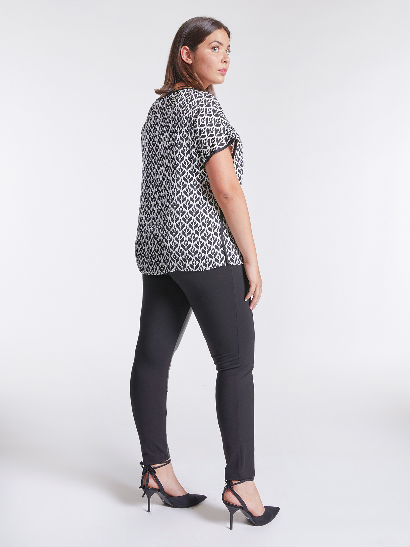 Pantaloni skinny con parti in similpelle image number 1