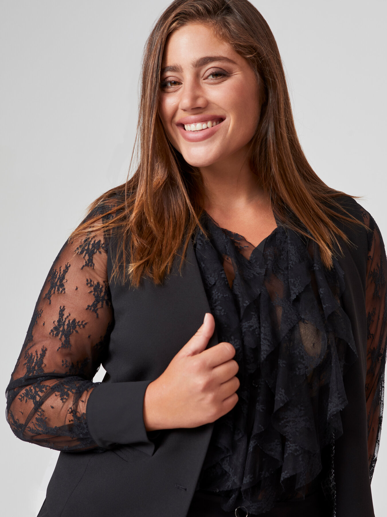 Chemise en dentelle avec ruche sur le devant image number 4