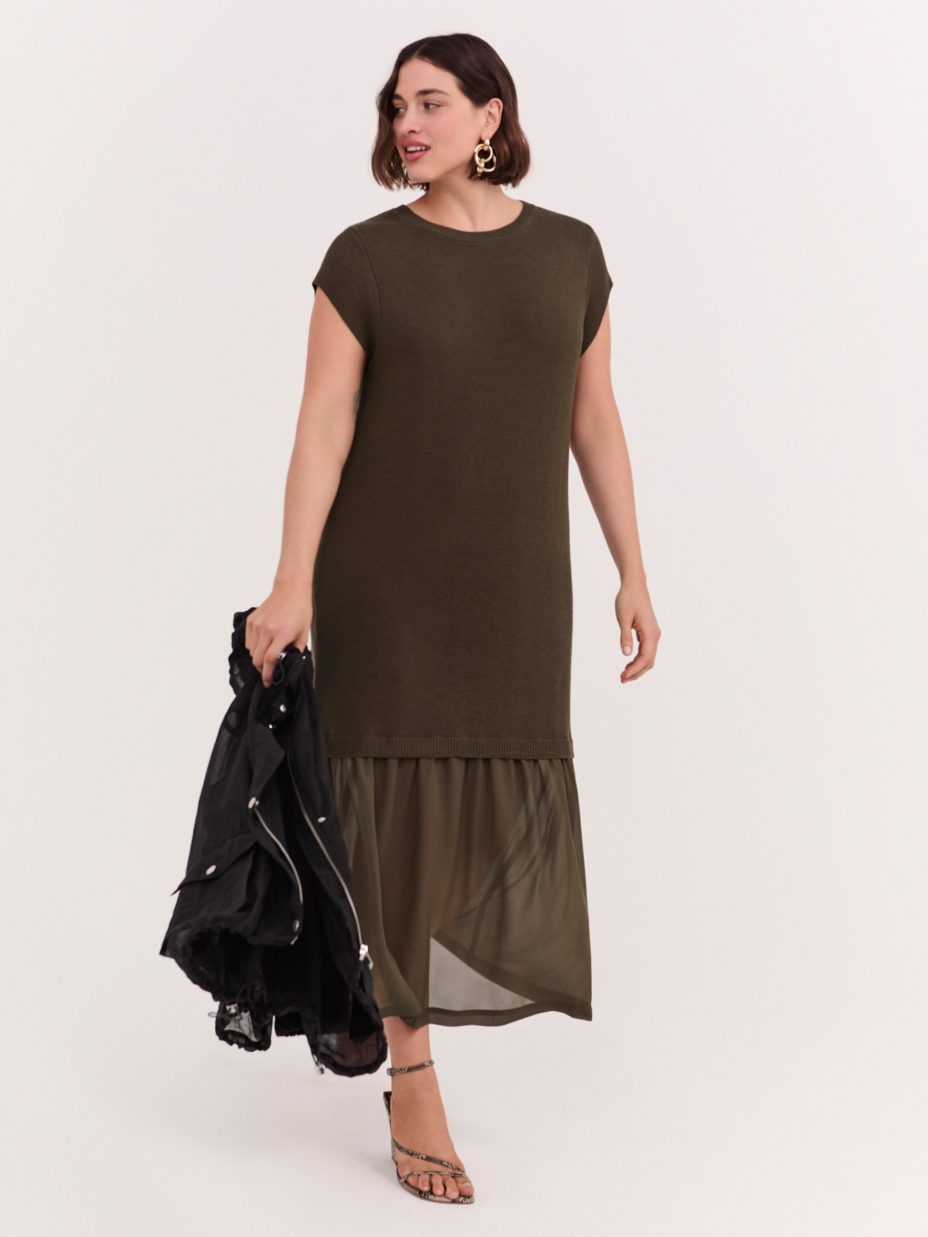 Long knit dress with flounce image number 0
