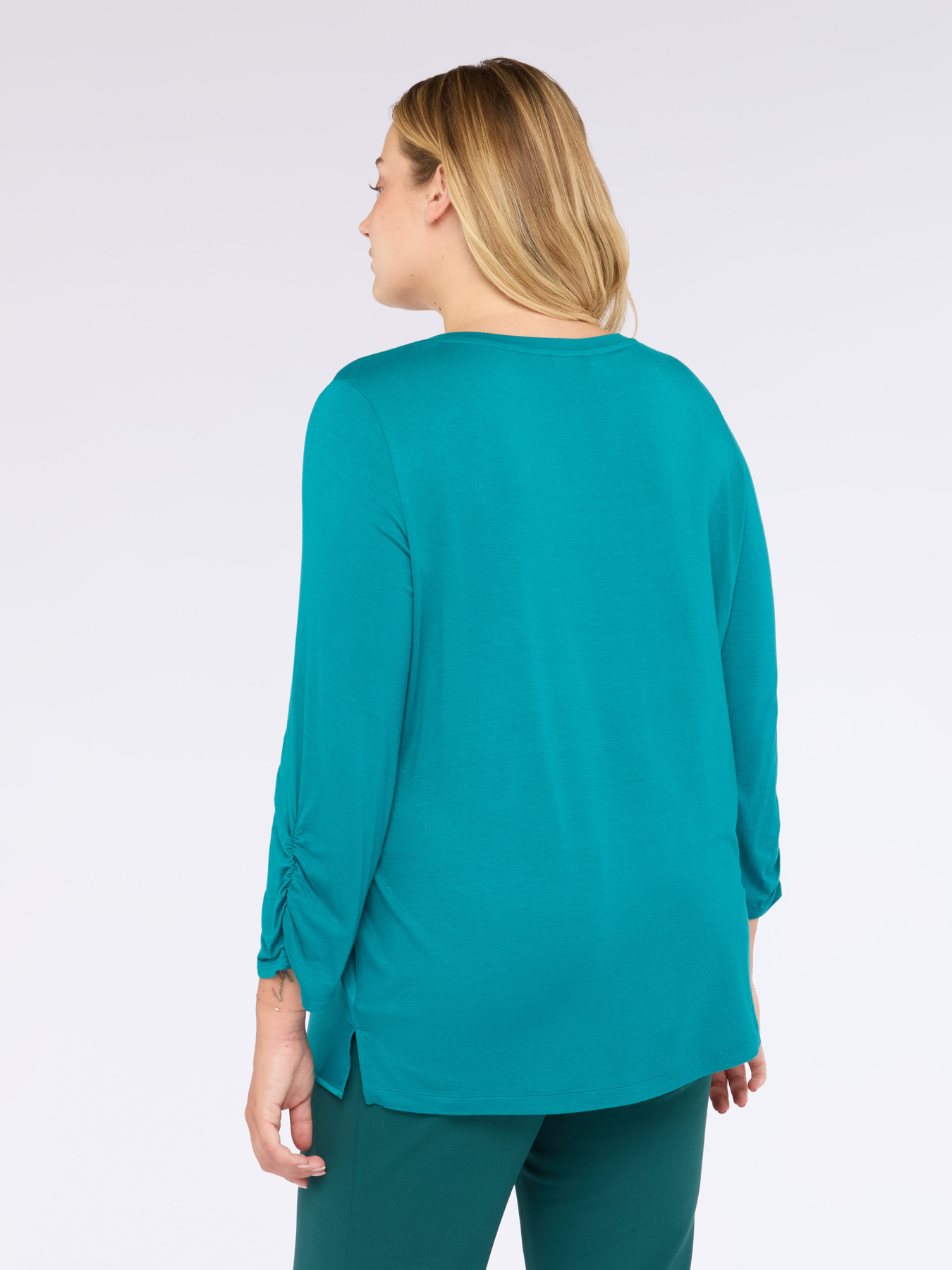 T-shirt bimaterica con maniche a tre quarti in raso e jersey image number 1