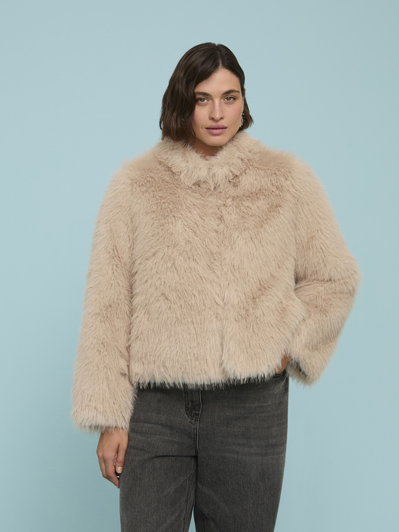 Veste courte effet peluche avec col