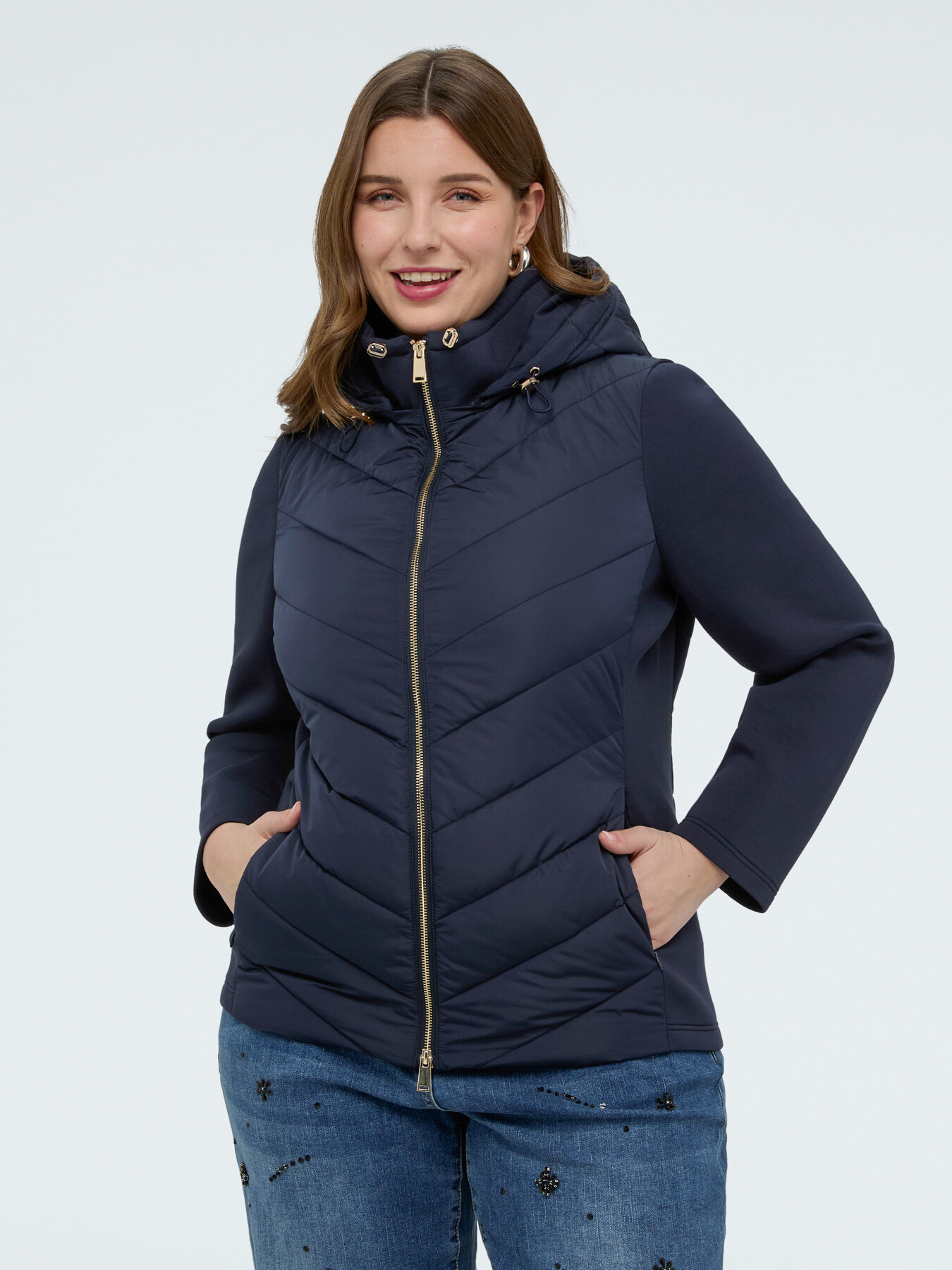 Two-tone puffer jacket with removable hood image number 4