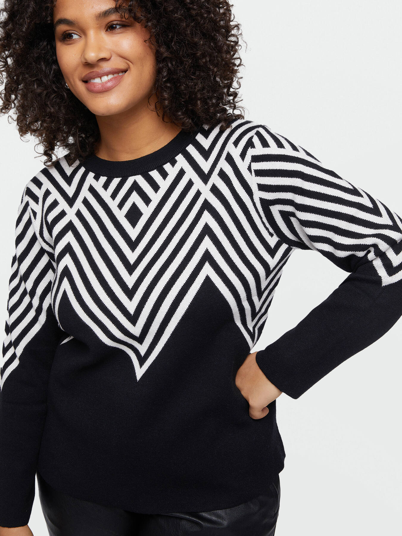 Pullover mit Chevron-Muster aus Viskose LENZING ECOVERO&trade; image number 0