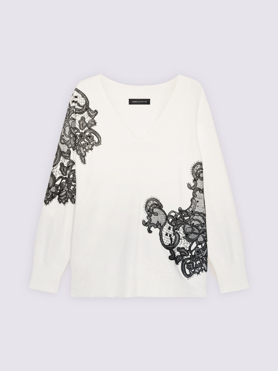 Sweater with lace details