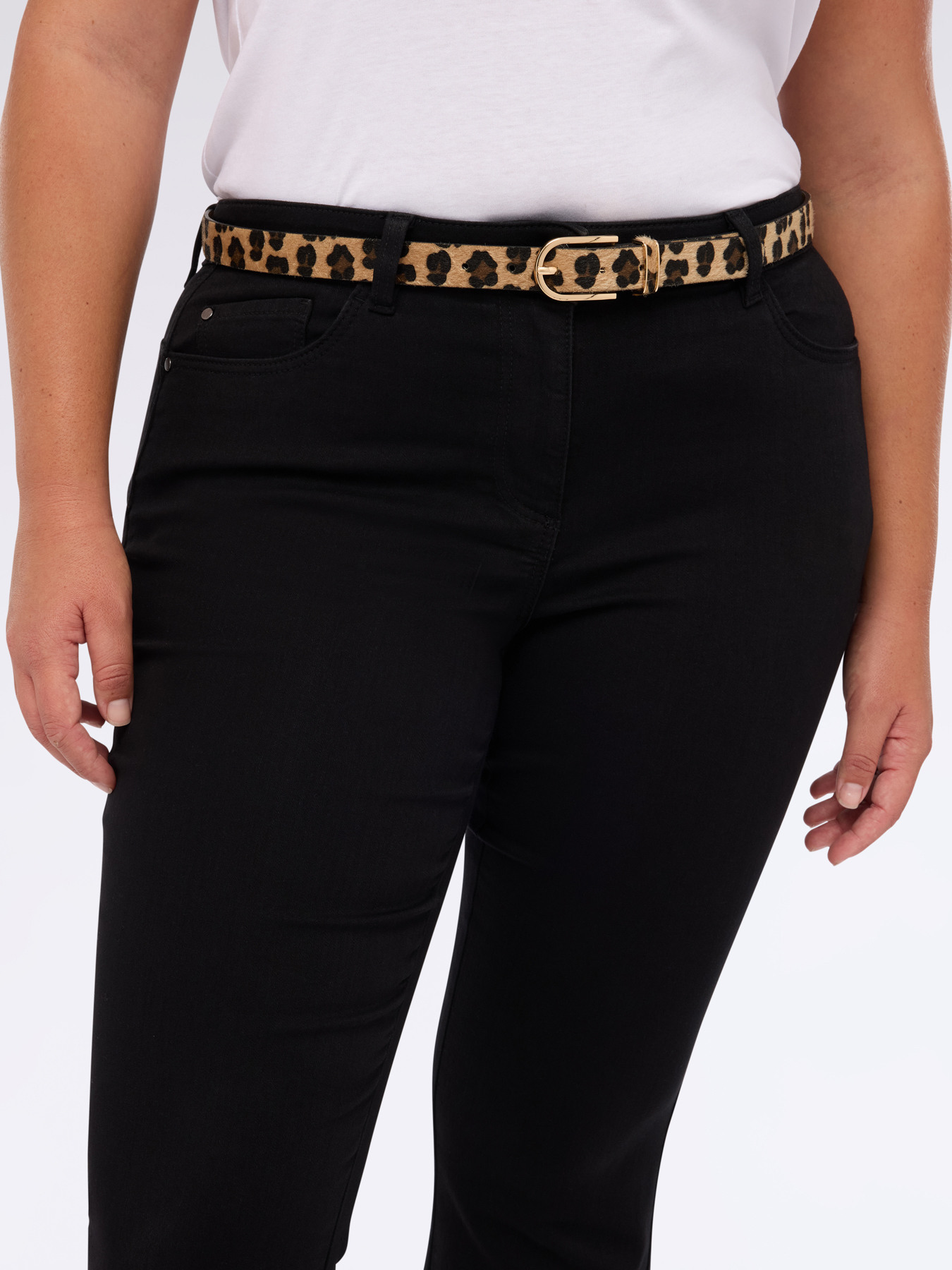 Belt with soft animalier effect buckle image number 0