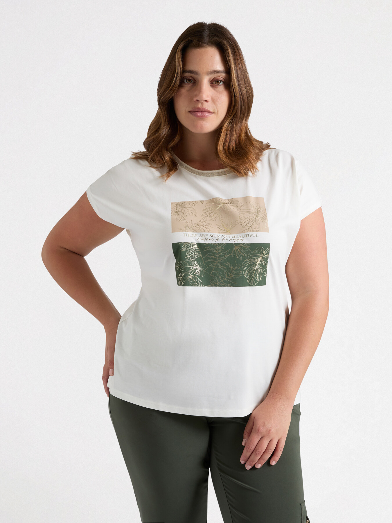 Camiseta con estampado de hojas image number 2