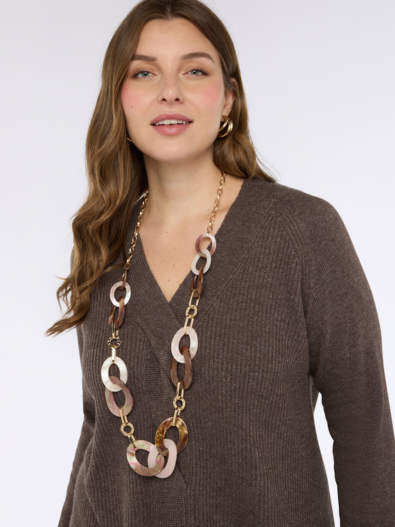 Necklace with oval pendants