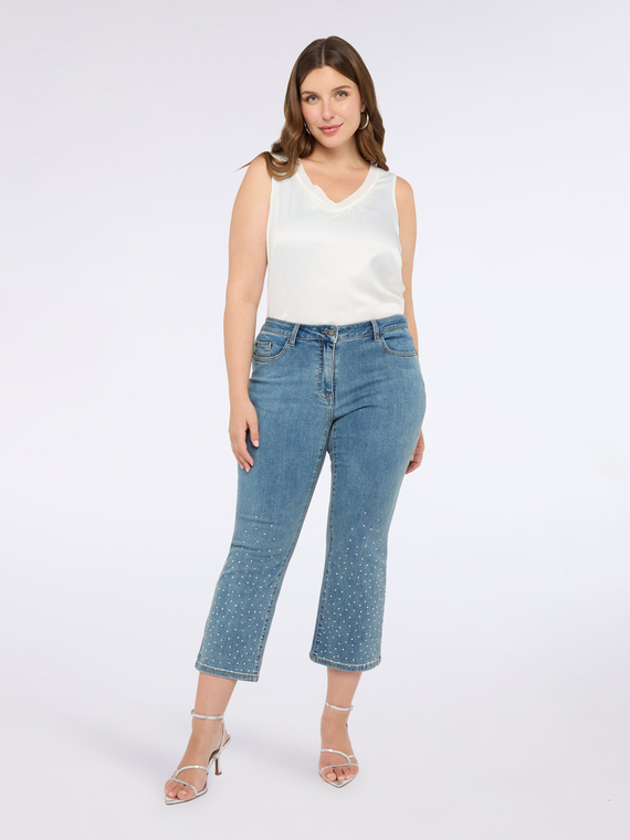 Two-material top with V-neck