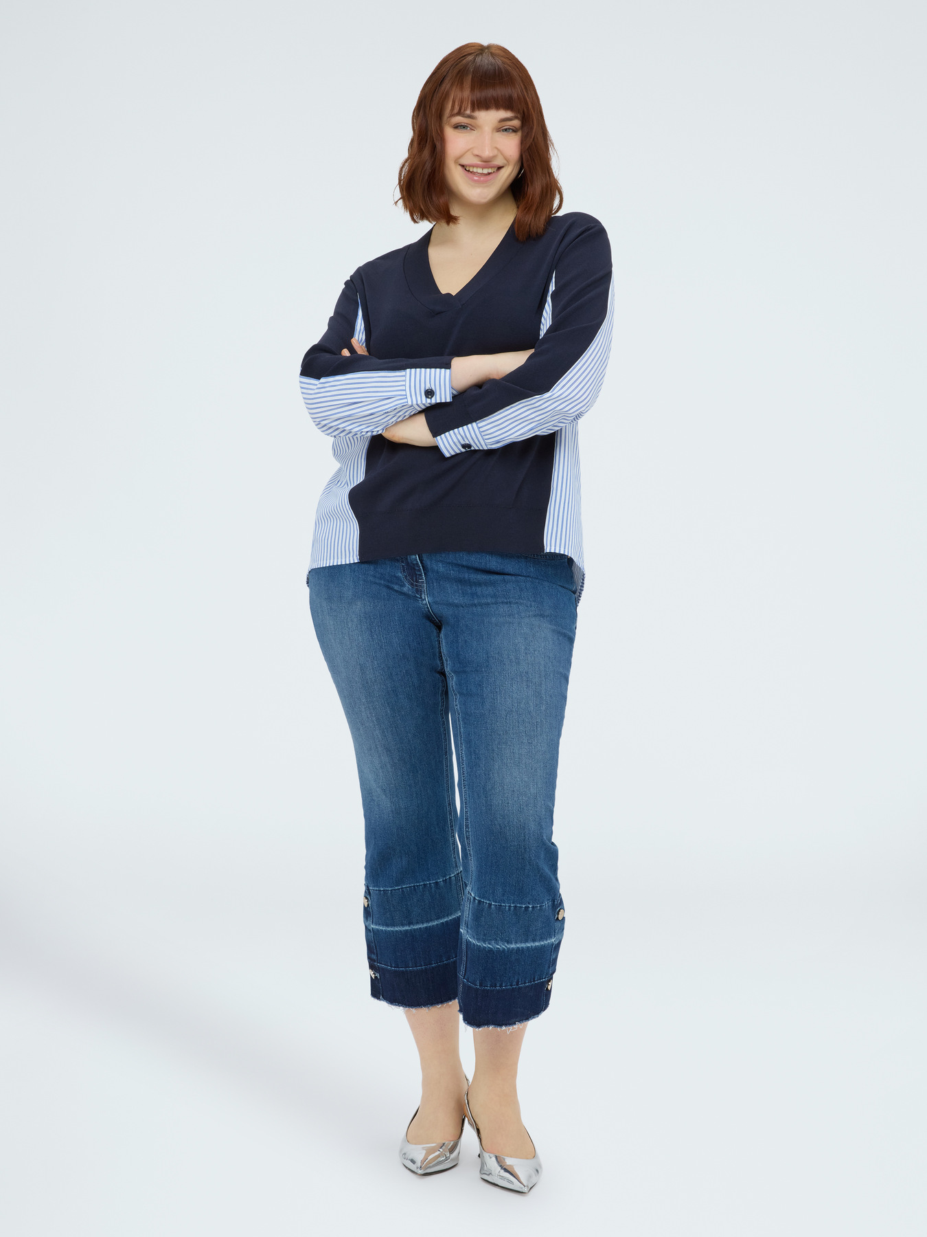 Jersey escote en V con detalles a rayas image number 3